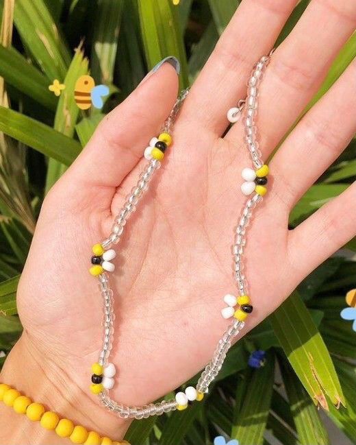 Elowen 🌿🌸🌼 — Eh-loh-wen — ‘Elm tree’