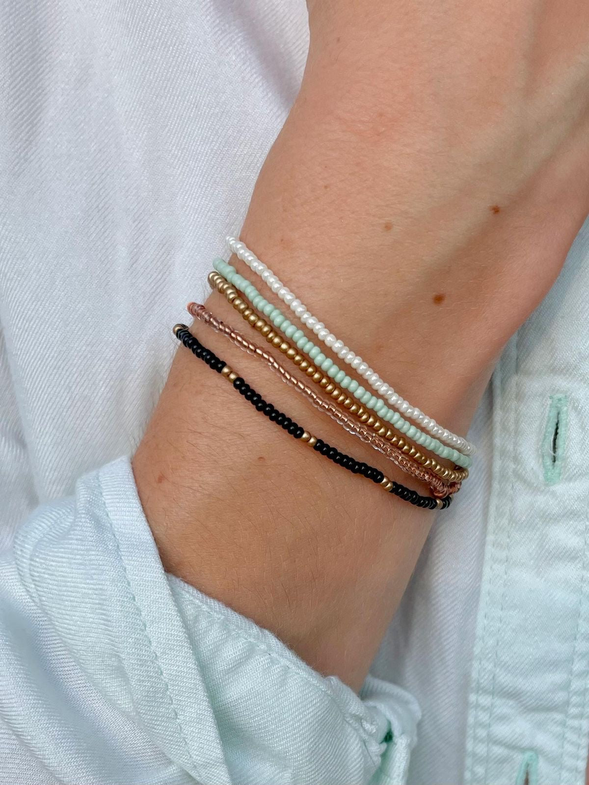 Find me under the palm trees 🌴🐚🌺